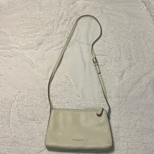 Marc Jacobs shoulder bag w/dust cover.